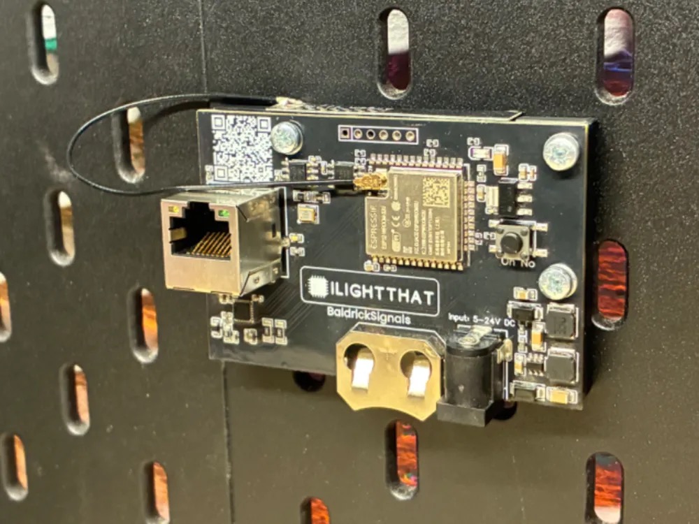 Baldrick Pixel Board S on IKEA SKÅDIS mount